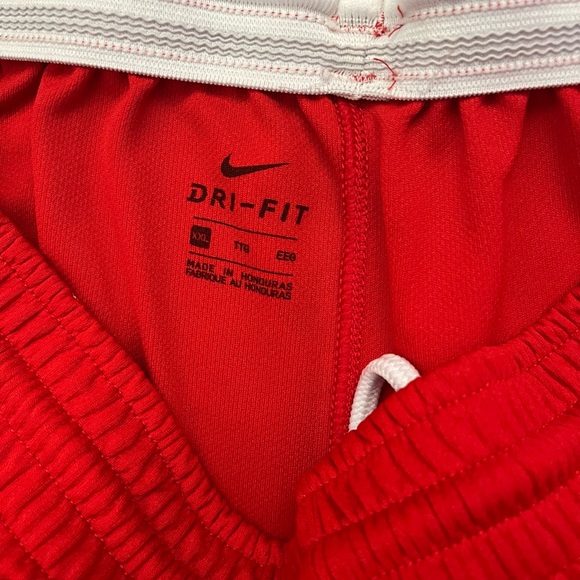 Nike shorts - Picture 2 of 2